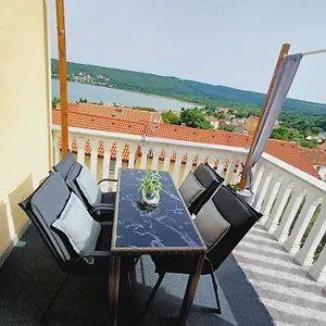 16 , Čižići Horvátország
